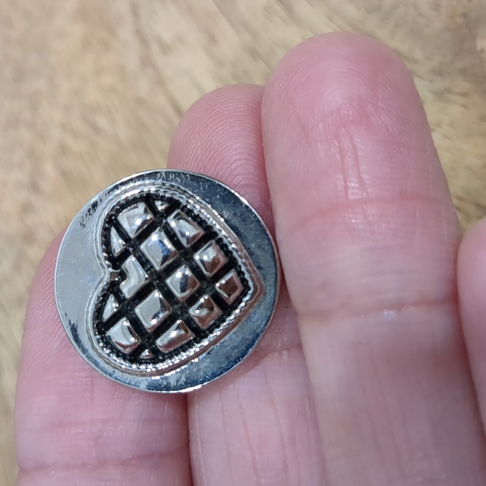GINGER SNAPS Jewelry Buttons - Picture 6 of 8